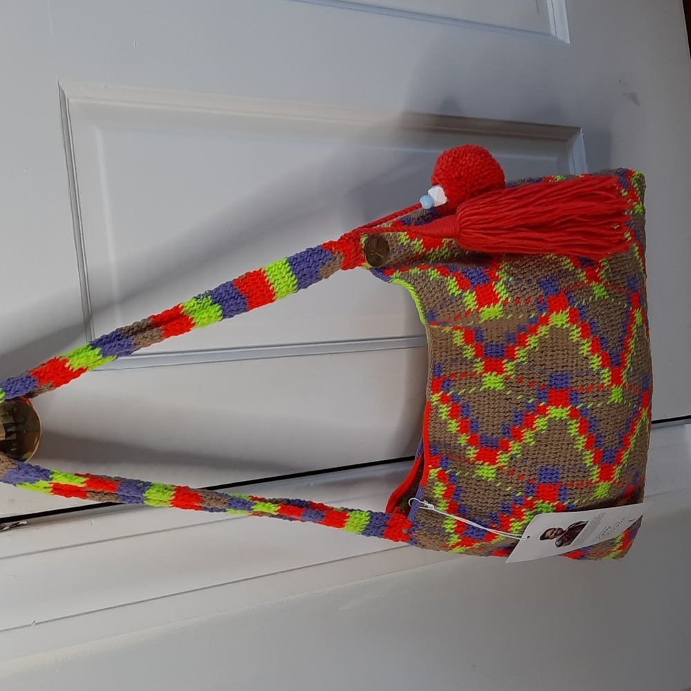 Among Equals Highlands Bilum Shoulder Bag - Picture 5 of 8